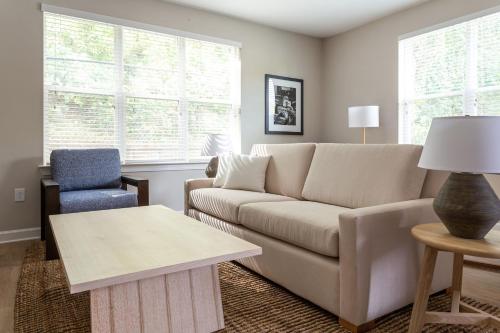 Kasa FreeMoreWest Charlotte Image