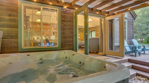 Woodlands Cabin – Photos 2