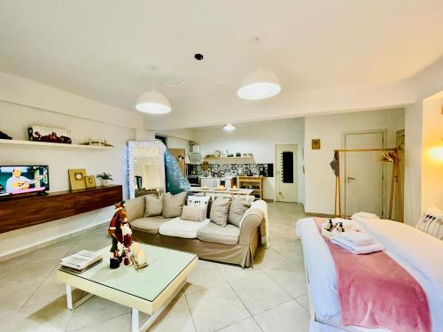 Nadia's White Loft