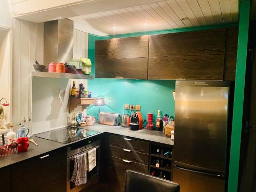 Η κουζίνα ή μικρή κουζίνα στο Cocon alpin, Situation top, Chalet Reine des neiges