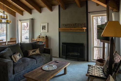 Golf Club Condos #437 – Photos 2