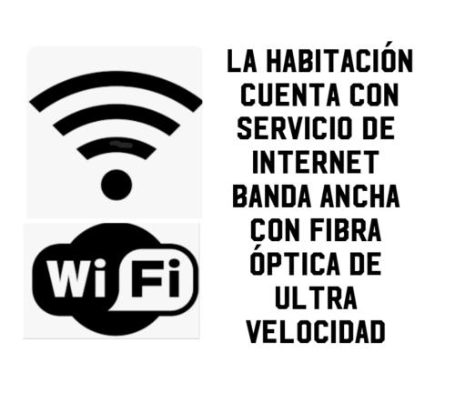 un conjunto de dos letreros blancos con un símbolo wifi y una burbuja de habla en Habitación nueva a estrenar con baño privado completo, totalmente independiente, sector jipijapa por la plaza de toros Quito, tiene garaje, en Quito