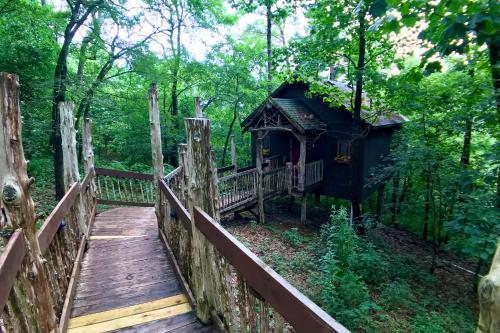 Oak Crest - The Winery Chateau Treehouse 12