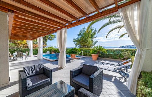 Gorgeous Home In Okrug Gornji