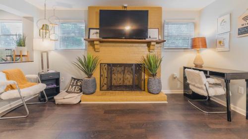 Gallery image of King bed open floorplan in heart of Bham in Birmingham