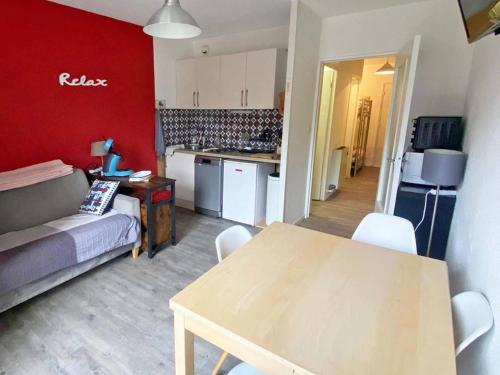 Joli studio 4 pers, au pied des pistes, wifi, animaux admis - FR-1-322-344