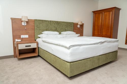Gallery image of Inselhotel Faakersee in Faak am See
