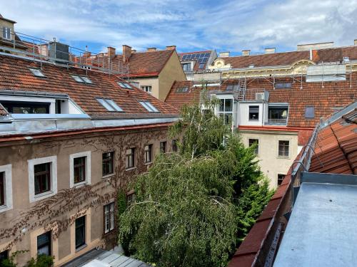 Stilvolle Dachgeschosswohnungen mit Balkon in Innenstadt Nähe