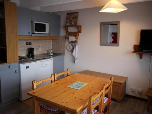 Dapur atau dapur kecil di Studio Chamrousse, 1 pièce, 4 personnes - FR-1-340-198