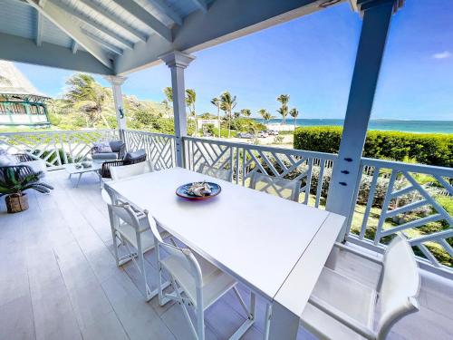 Μπαλκόνι ή βεράντα στο Princess Anouk Beachfront Orient Bay Deluxe 3 BDR