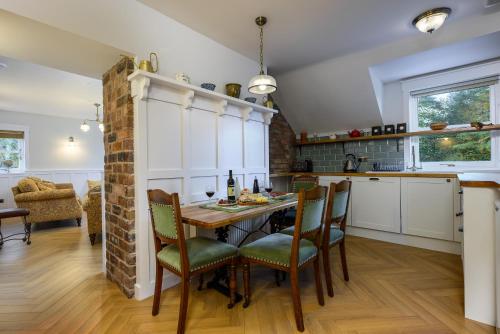 Η κουζίνα ή μικρή κουζίνα στο Meldrums Apartments