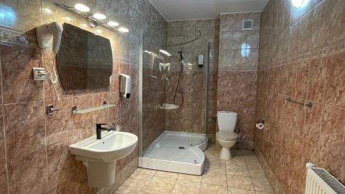 Koupelna v ubytování HOTEL - Pałac Słonowice