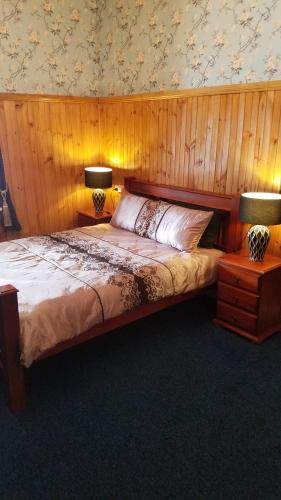 Postel nebo postele na pokoji v ubytování Hunters Hotel