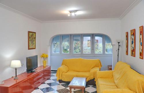 Posedenie v ubytovaní Apartamento Plaza la Fuente