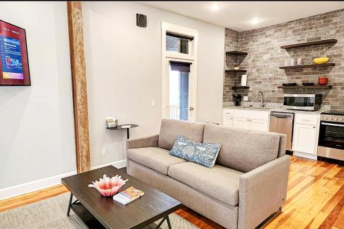 151 Spring - Suite F