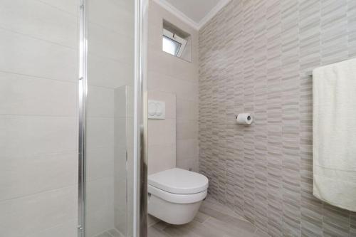 Sea view apartment 10 minutes walk from old city