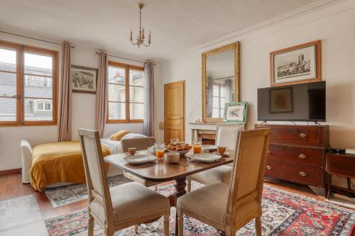 Bohemian & Authentic Parisian Flat - Paris 07