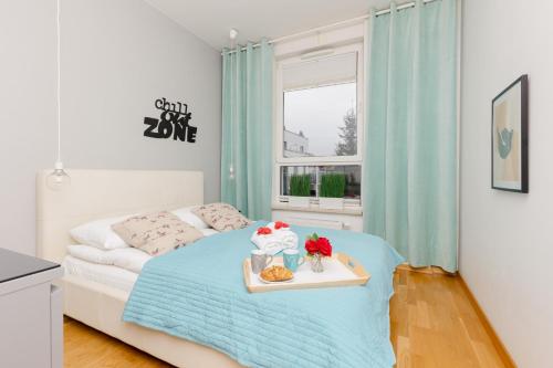 Posteľ alebo postele v izbe v ubytovaní Warsaw Bemowo Modern Apartment Dywizjonu 303 by Noclegi Renters