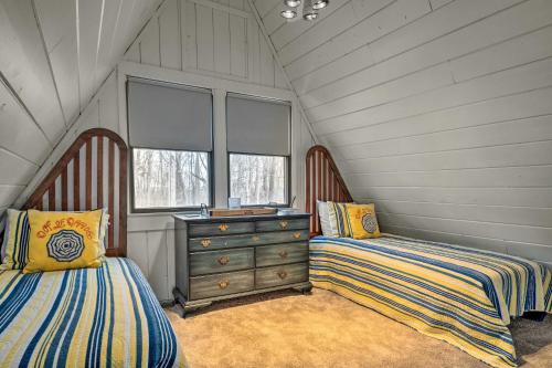 Gambar di galeri bagi Cozy Monticello Home with Lake Views and Private Dock! di Monticello