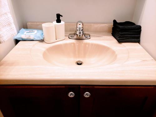 リンティカム・ハイツにあるPrivate Duplex Near BWI Easy Access to I95のギャラリーの写真