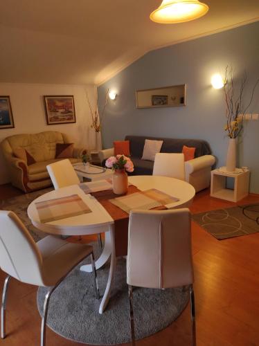 Area soggiorno di Apartments and Rooms PUNTA