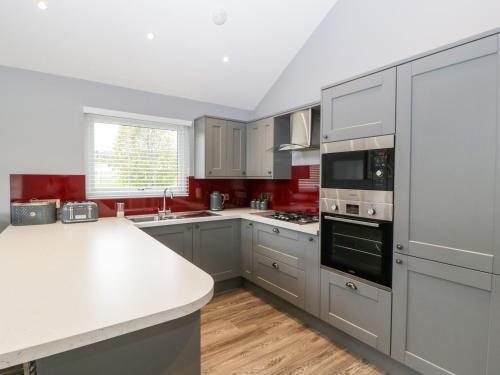 Dapur atau dapur kecil di 1 Oak Park