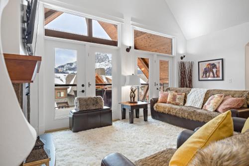LUXE Penthouse with Mountain Views Solar A Resort & Spa