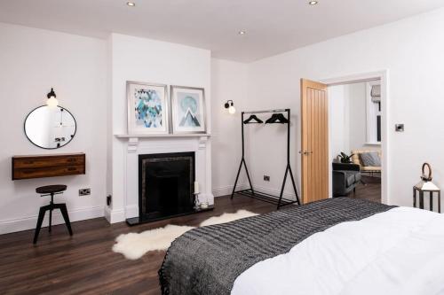 Postel nebo postele na pokoji v ubytování Super King , Stunning apartment in Harrogate.