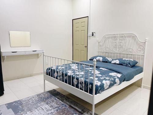Postel nebo postele na pokoji v ubytování WiseDecision homeStay
