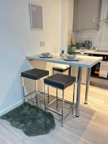 Η κουζίνα ή μικρή κουζίνα στο New Build Cosy Duplex Modern Apartment Greater Manchester