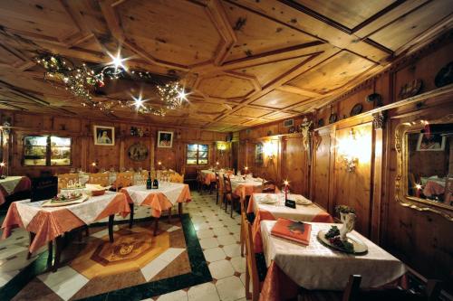 Εστιατόριο ή άλλο μέρος για φαγητό στο Hotel Chalet Alpenrose Bio Wellness Naturaktivhotel