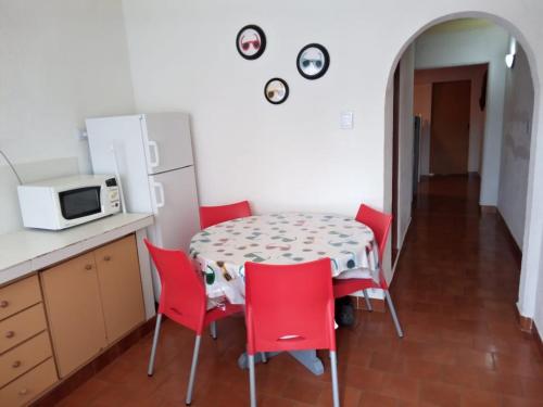 Η κουζίνα ή μικρή κουζίνα στο Departamento Rebagliatti 170