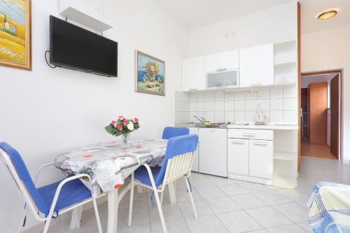 Apartments by the sea Slatine, Ciovo - 13298