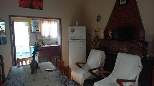 CASA EN LA LUCILA DEL MAR PARA 5 PERSONAS PLANTA BAJA ( CALLE LA RIOJA 5330)
