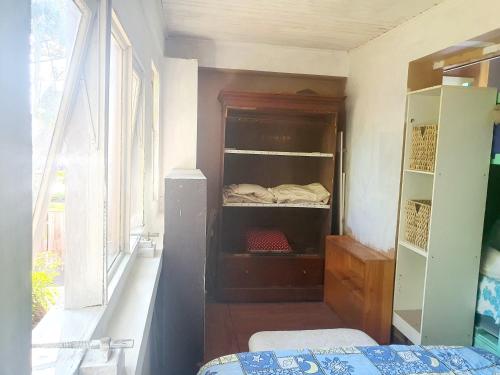 Katil atau katil-katil dalam bilik di St Kilda East backpackers' hostel