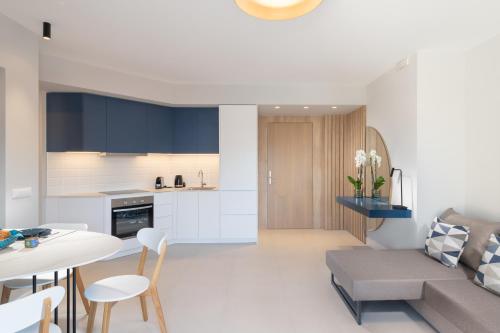 Evans Luxurious Apartment 1