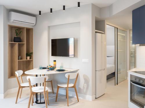 Evans Luxurious Apartment 1