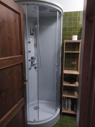 Bany a Casa Gabriele con fantastica cabina doccia idromassaggio