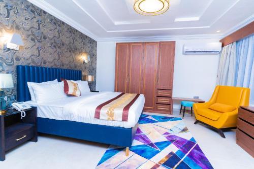 Postel nebo postele na pokoji v ubytování Terraform Hotel