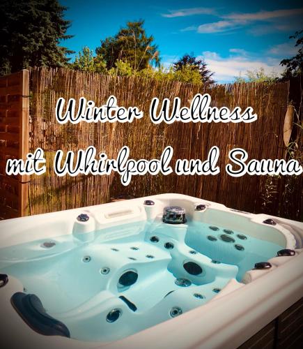 PetershagenにあるGartenLoft mit Outdoor Whirlpool und Gartenのギャラリーの写真