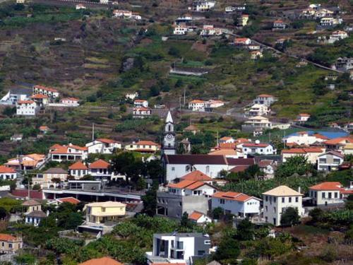 Γενική άποψη της πόλης Arco da Calheta ή θέα της πόλης από  αυτό το διαμέρισμα