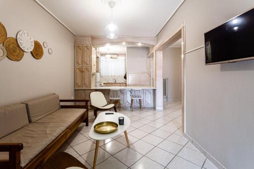 Kalamata Old City - Minimal Urban Retreat