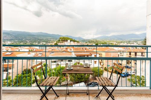 Kalamata Old City - Minimal Urban Retreat