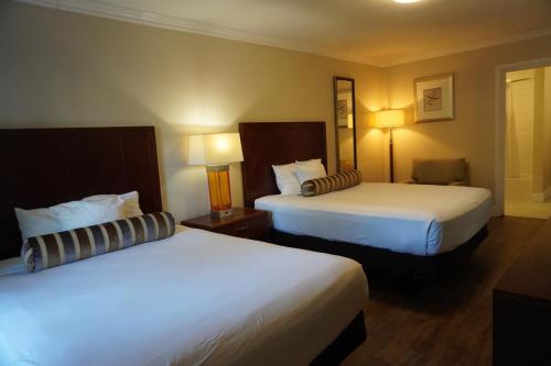 Gallery image of Rose Garden Inn in Santa Barbara