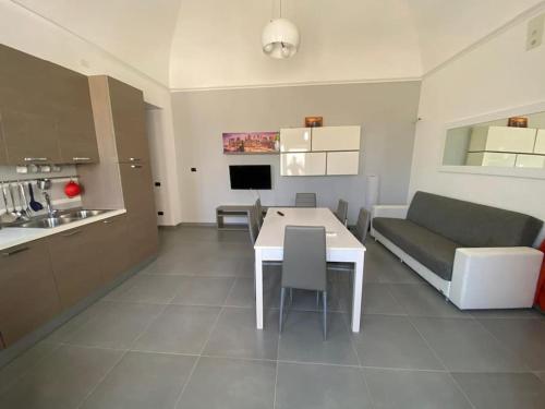 A kitchen or kitchenette at Nicola’s house