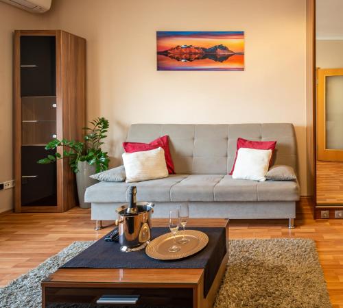 Santos 1214 Apartment