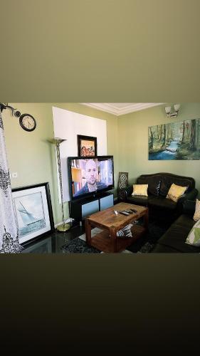 The Gulch Apartmentsにあるテレビまたはエンターテインメントセンター