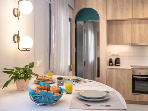 Evans Luxurious Apartment 4