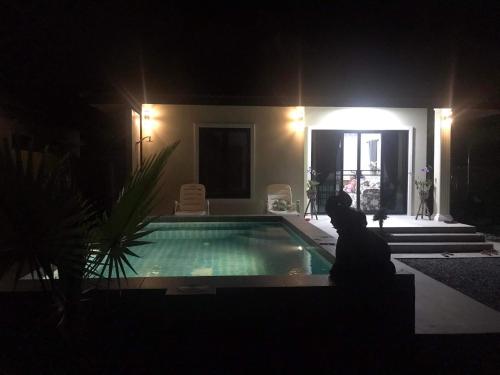 Πισίνα στο ή κοντά στο Villa Cambria