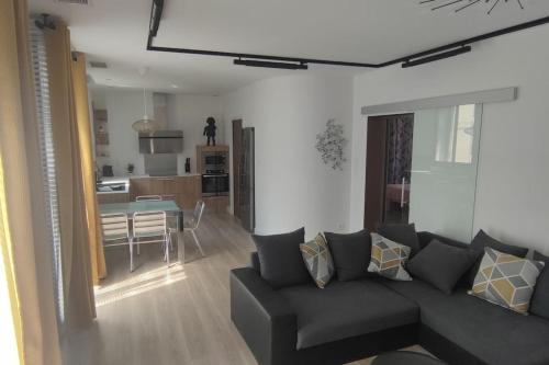 Appartement au centre du monde selon Dali